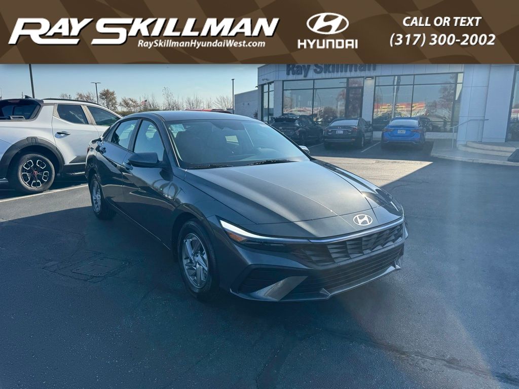 2026 Hyundai Elantra SE's photo