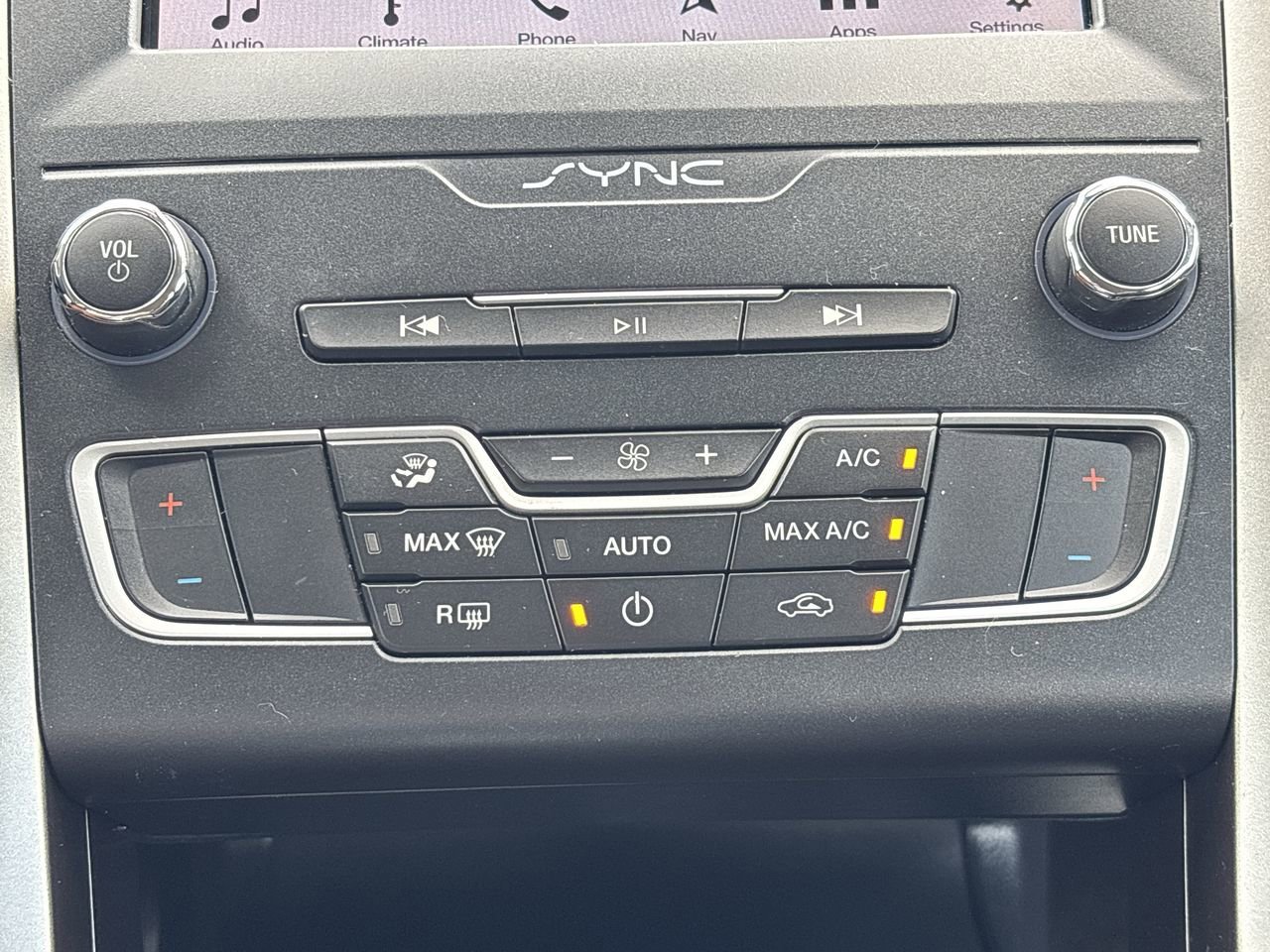 2019 Ford Fusion Hybrid SE photo 22