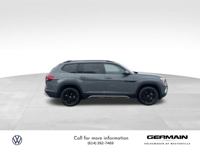 2025 Volkswagen Atlas Peak Edition SE photo 4
