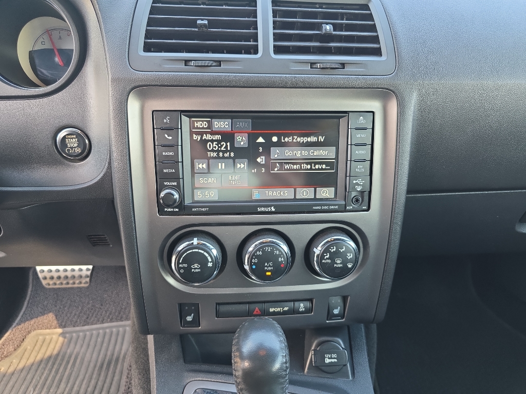 2014 Dodge Challenger R/T photo 16