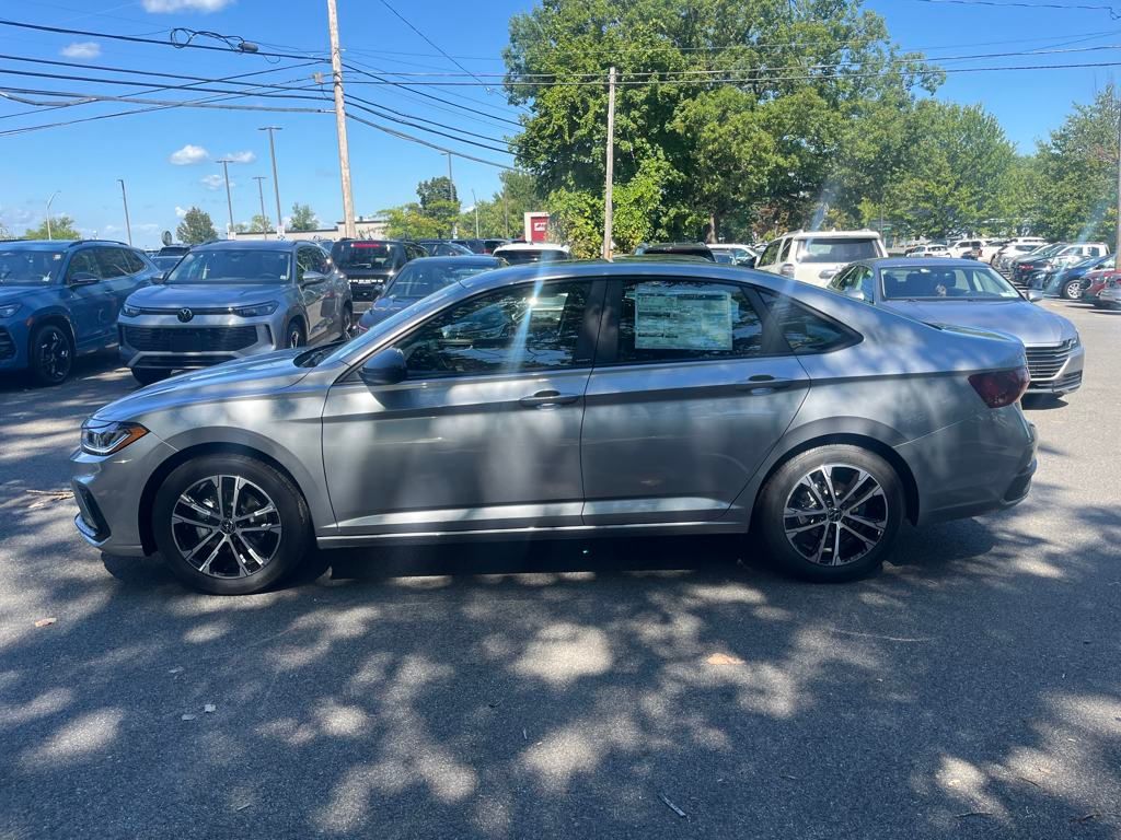 2025 Volkswagen Jetta 1.5T Sport photo 4