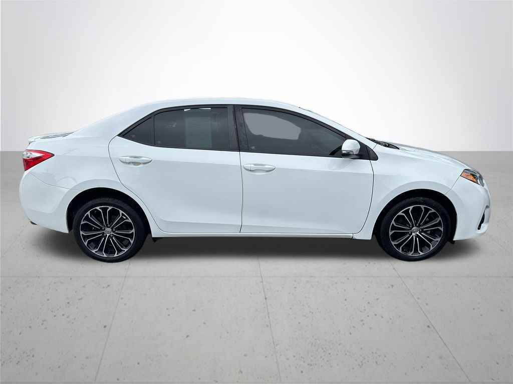 2016 Toyota Corolla Plus photo 5