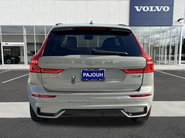 2025 Volvo XC60 B5 Core photo 5