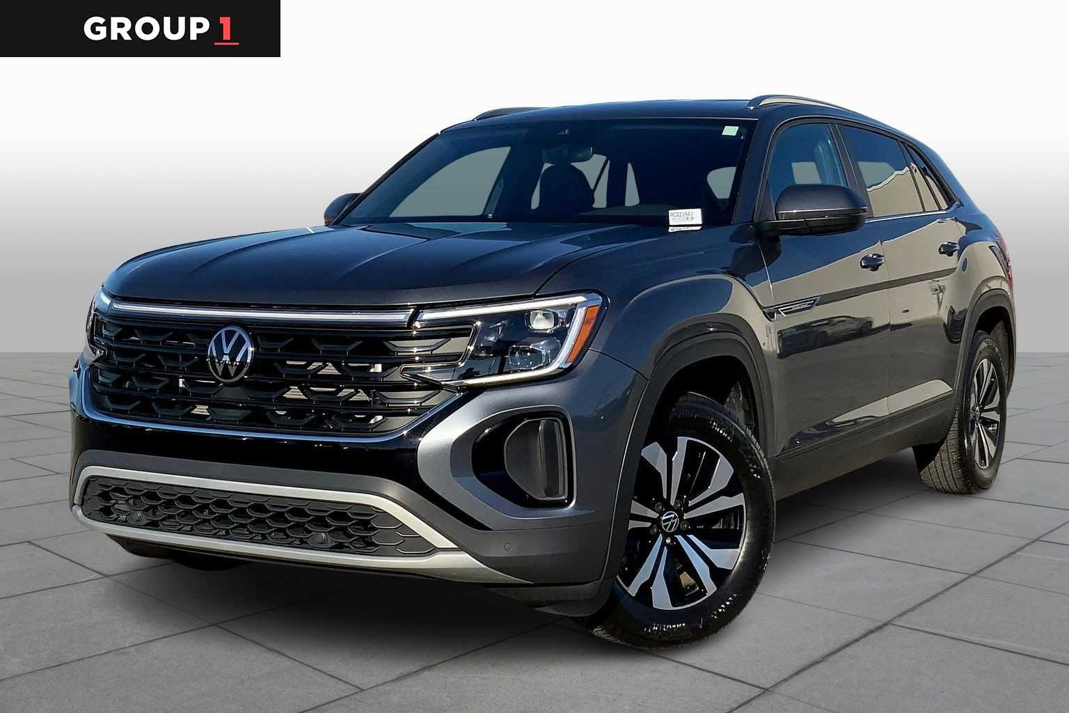 2024 Volkswagen Atlas Cross Sport SE's photo