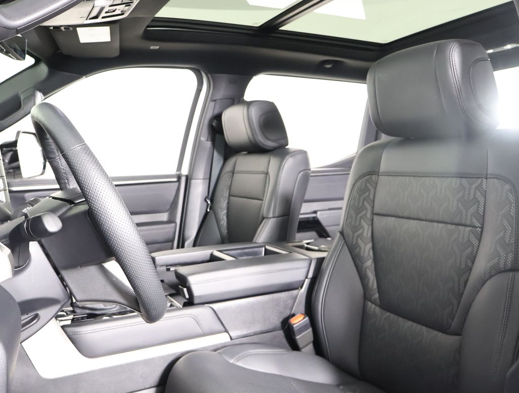 2025 Toyota Tundra Limited photo 7