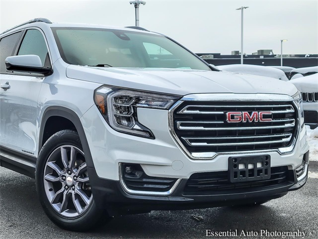 2023 GMC TERRAIN - Image 2