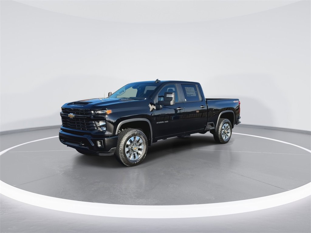 2026 Chevrolet Silverado 2500HD Custom photo 4