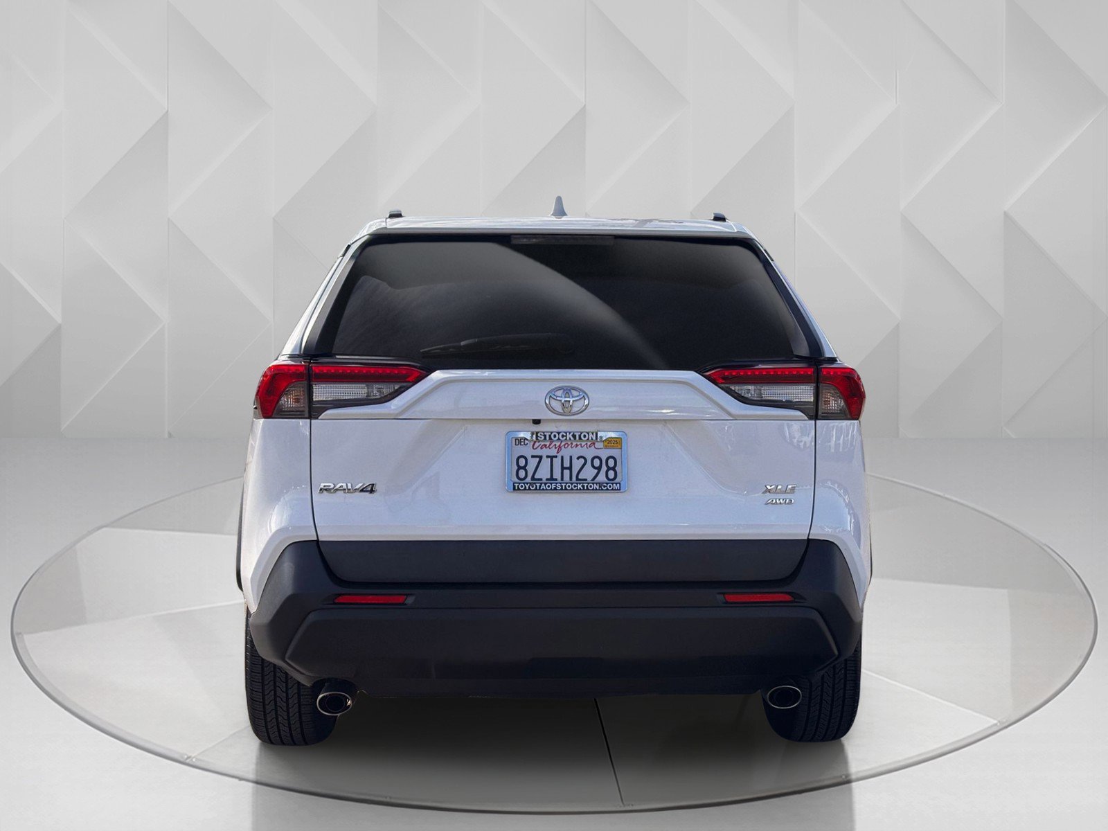 2021 Toyota RAV4 XLE photo 4