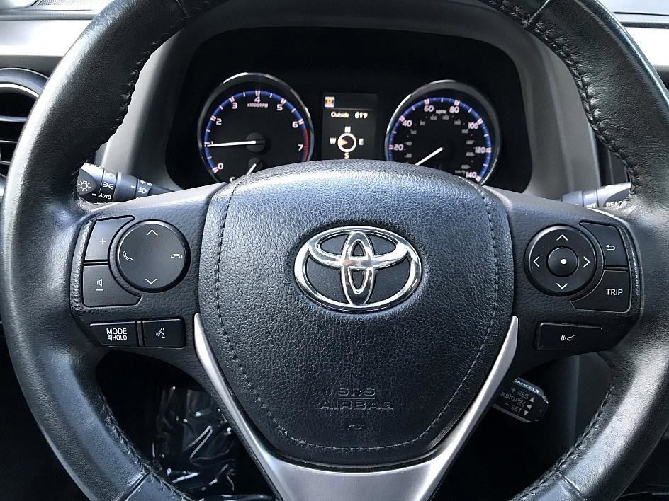 2017 Toyota RAV4 Limited photo 22