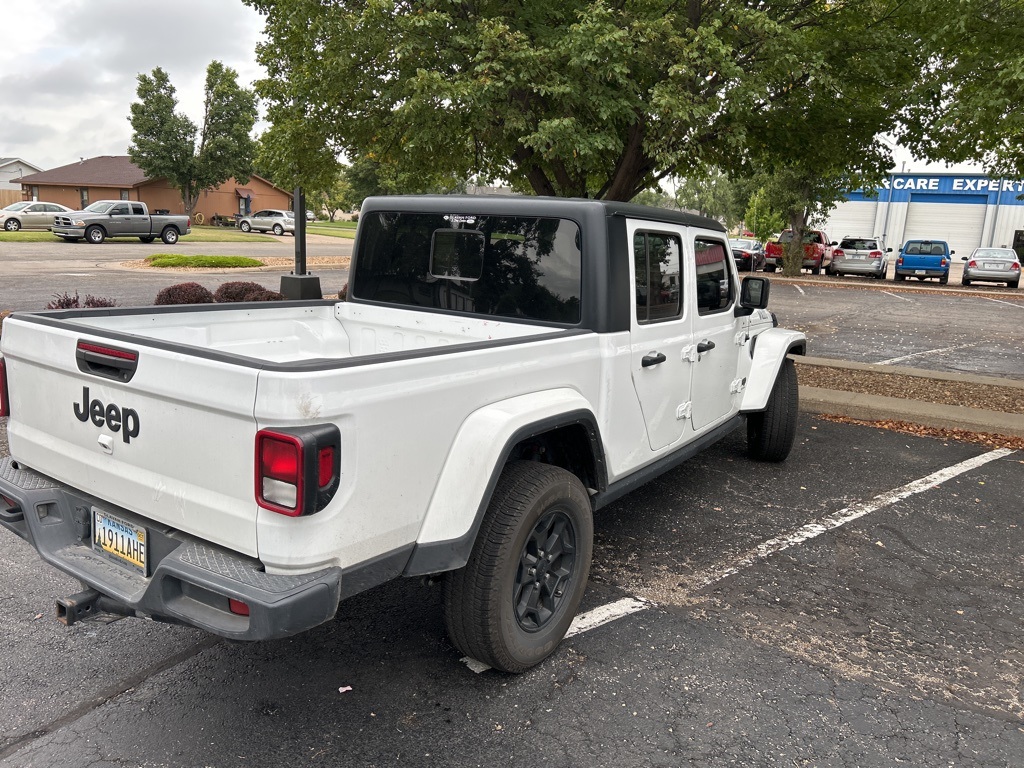 2021 Jeep Gladiator Sport photo 2
