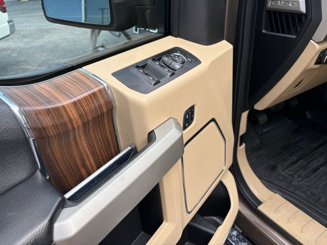2017 Ford F-150 Lariat photo 9