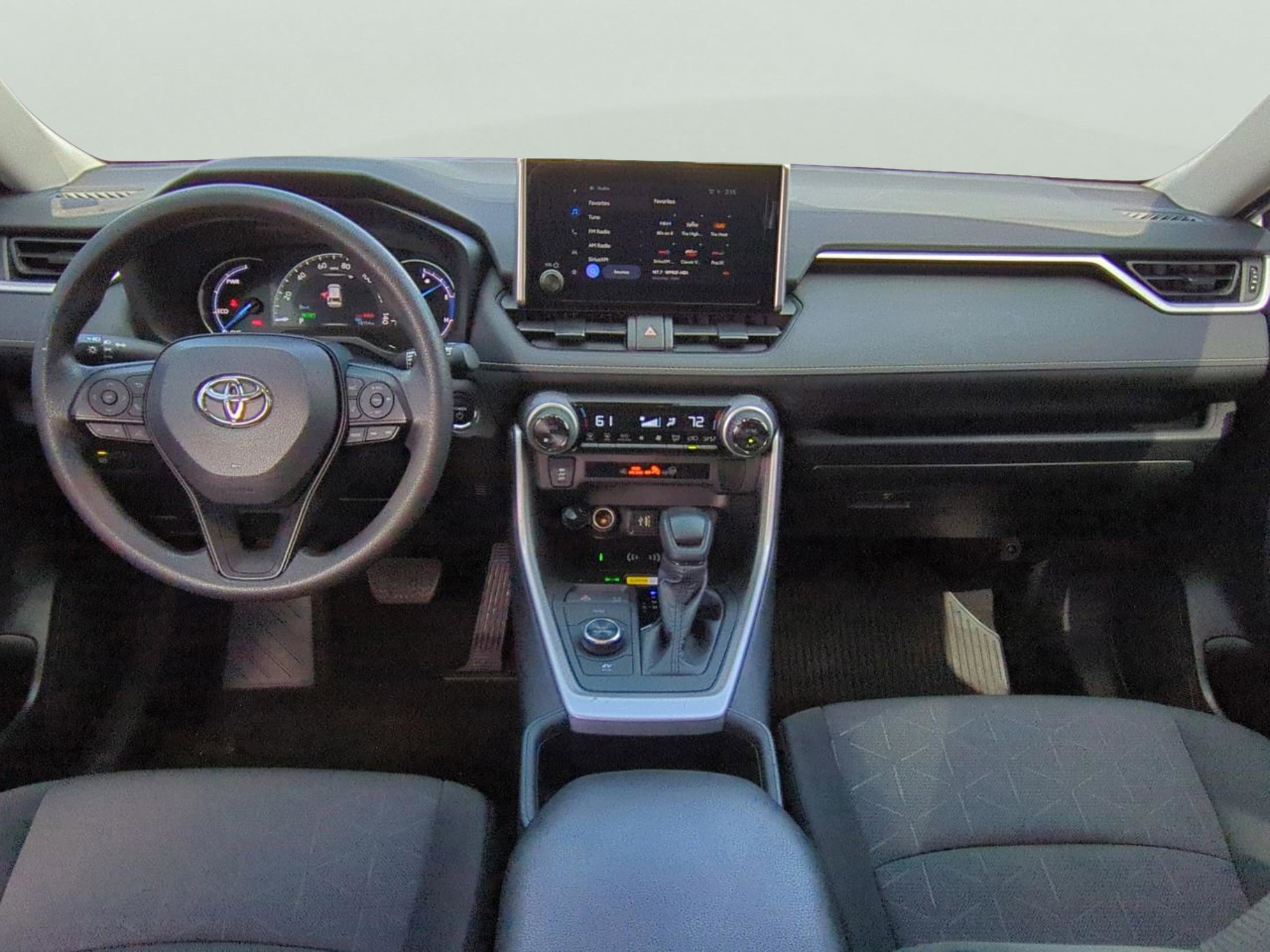 2024 Toyota RAV4 XLE photo 16