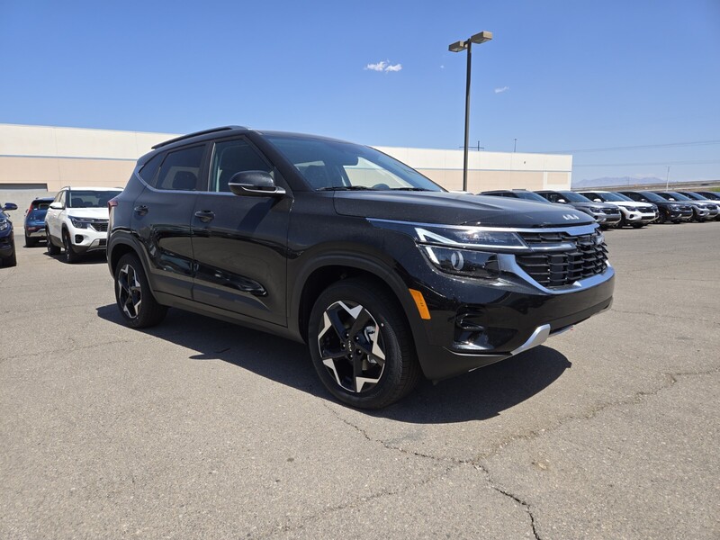 2025 Kia Seltos EX photo 2