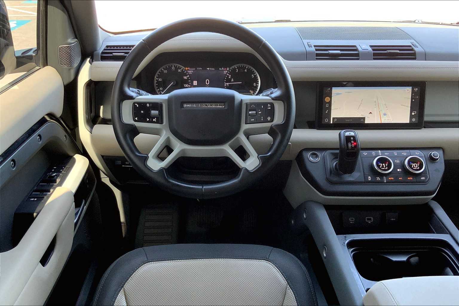 2023 Land Rover Defender X-Dynamic SE photo 9