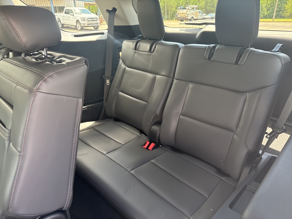 2025 Ford Explorer photo 21