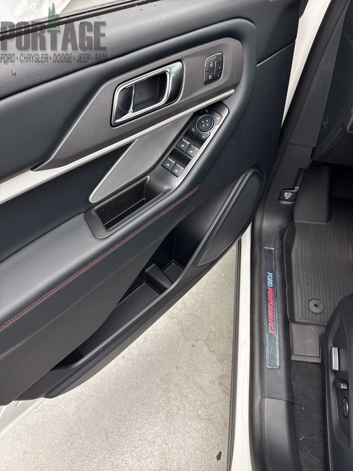 2025 Ford Explorer ST photo 13