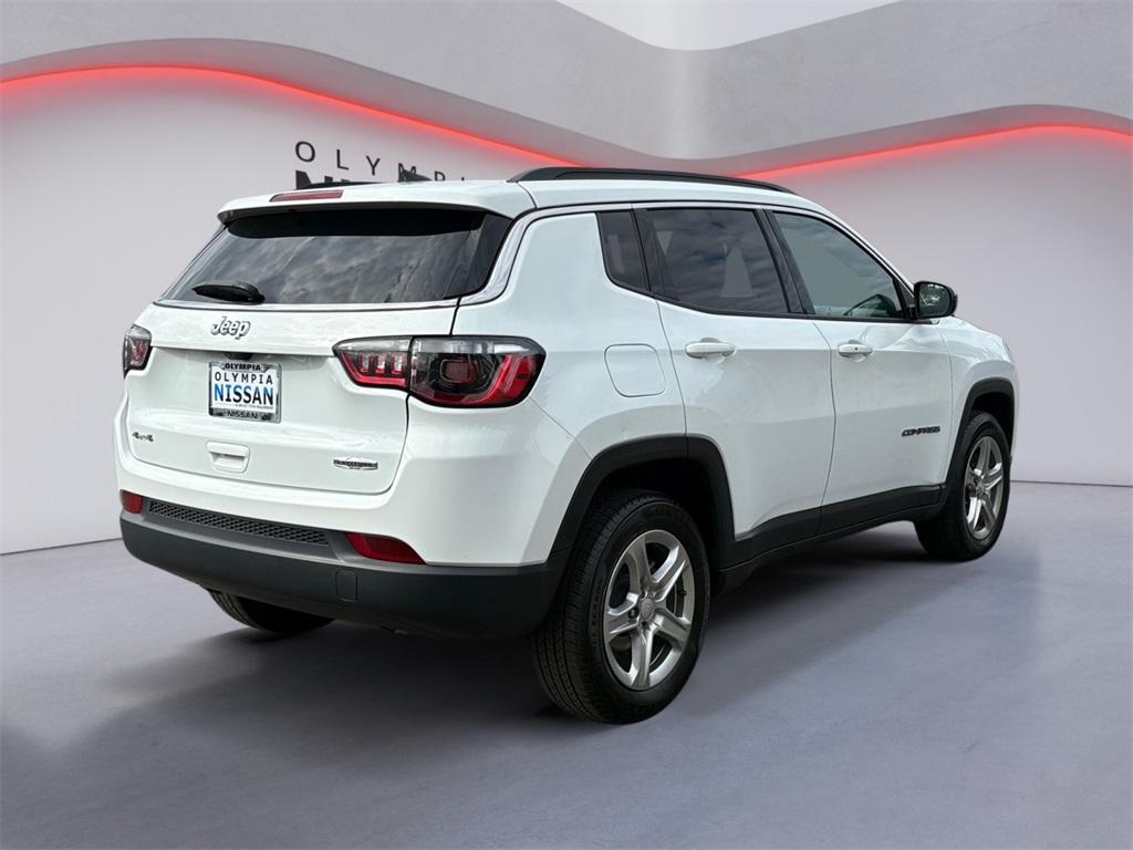 2024 Jeep Compass Latitude photo 4