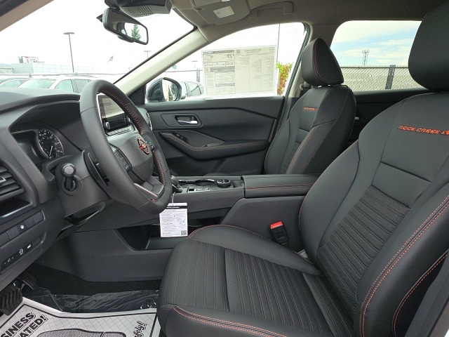 2026 Nissan Rogue SV photo 18