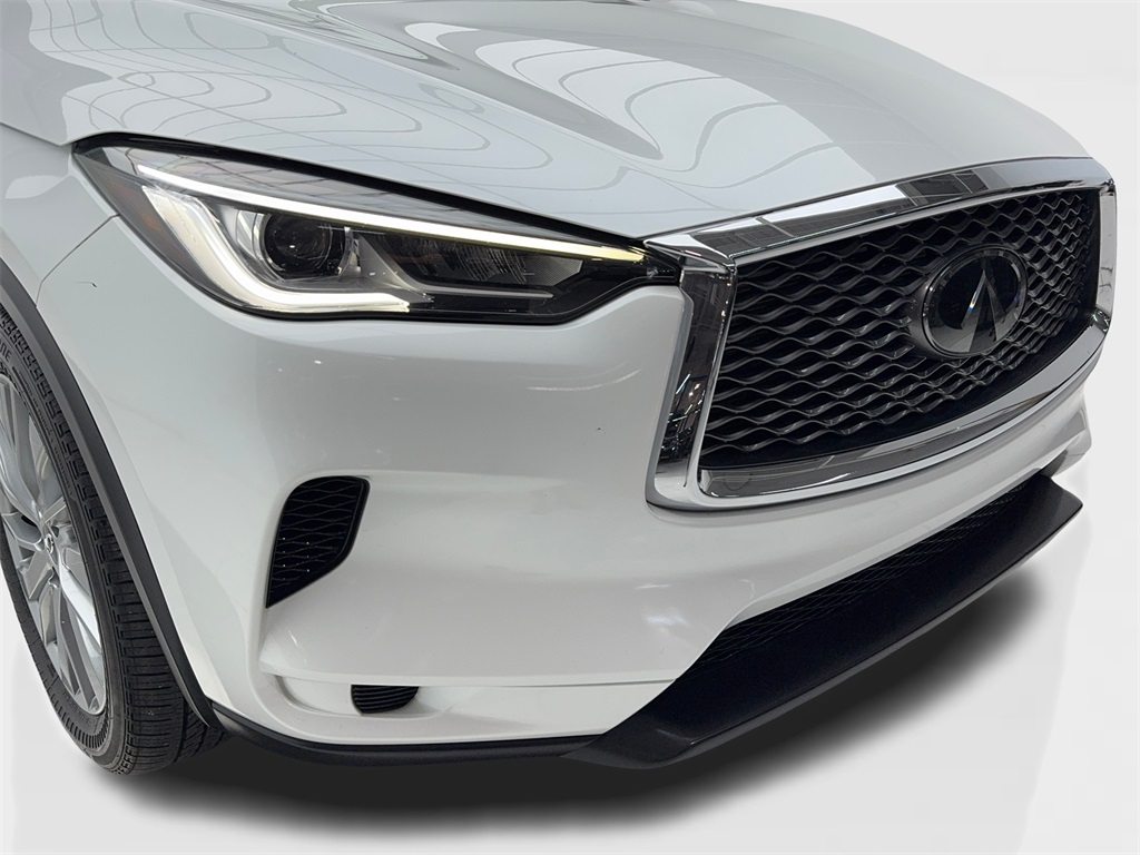 2023 Infiniti QX50 Luxe photo 2