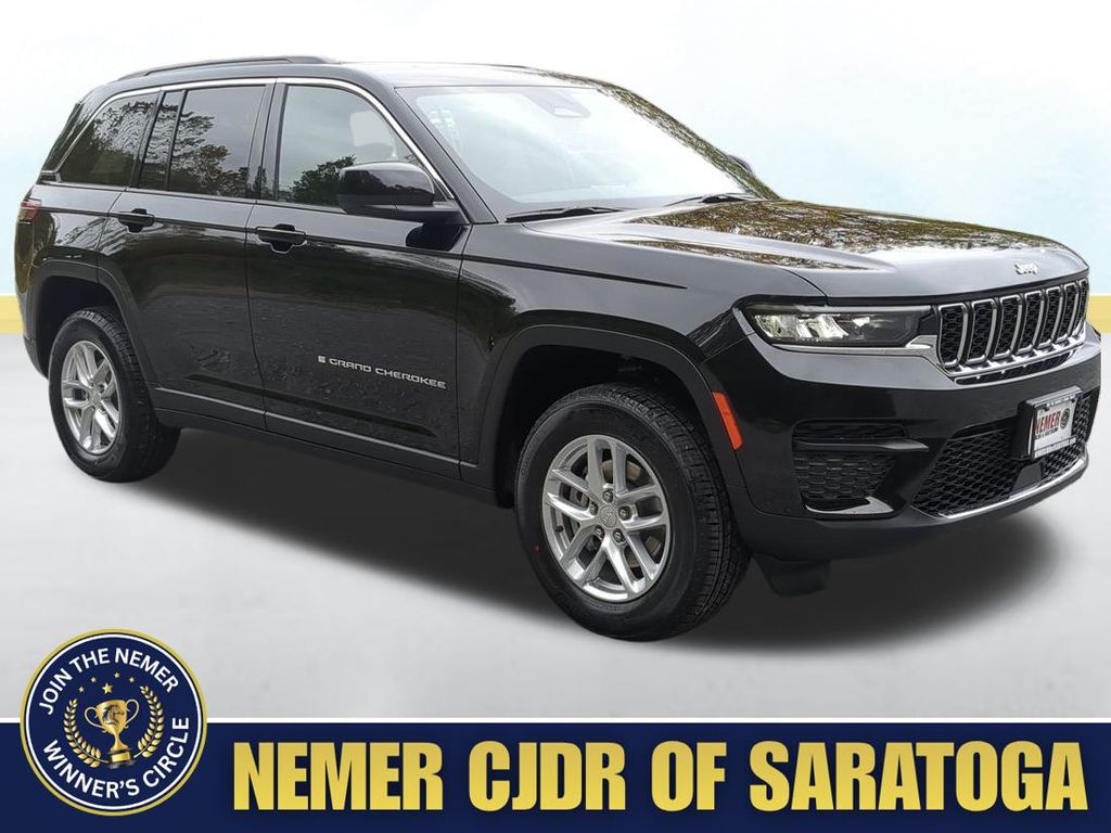 2025 Jeep Grand Cherokee Laredo's photo