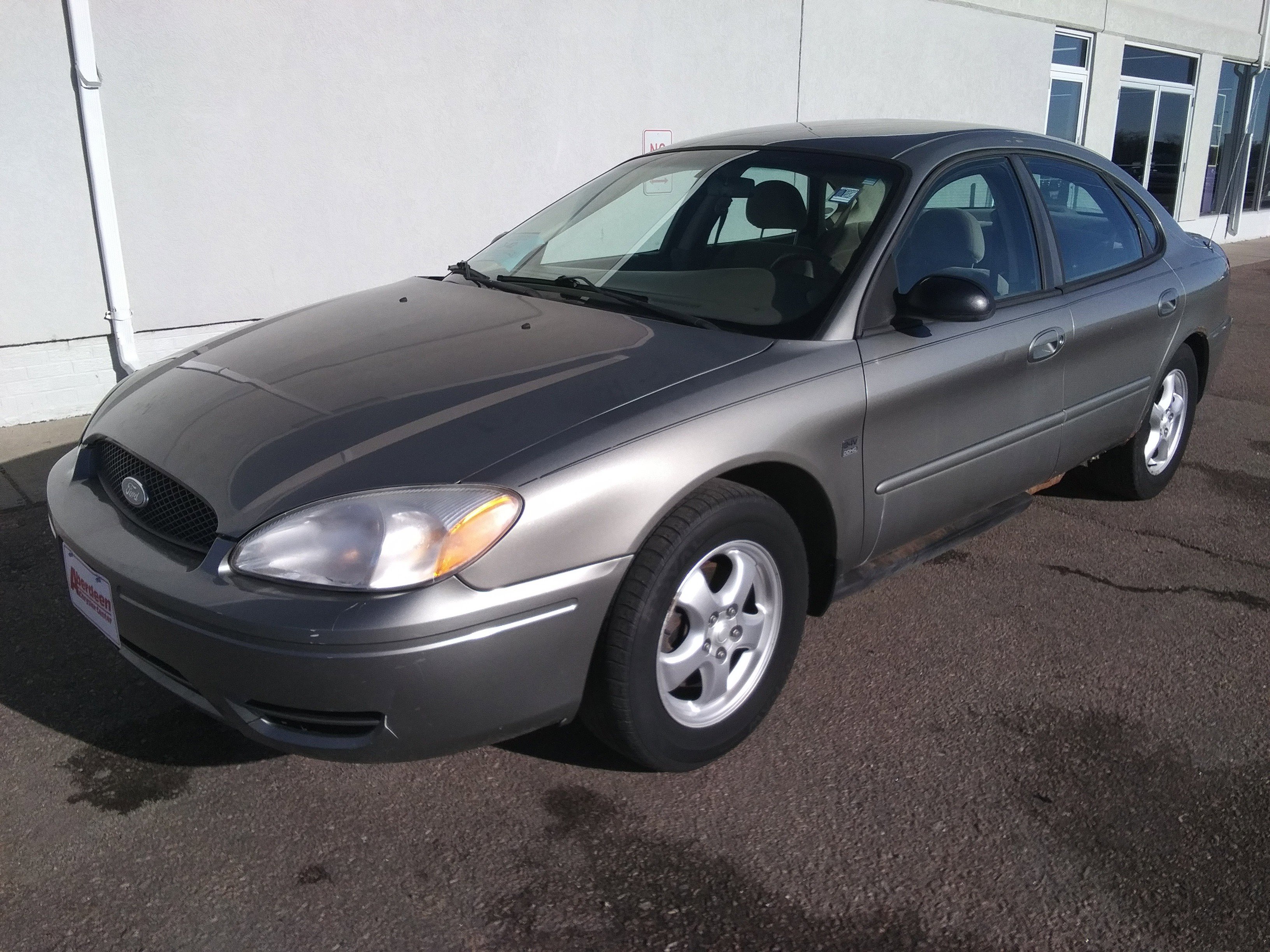 Used 2004 Ford Taurus SES with VIN 1FAFP55S04G182945 for sale in Aberdeen, SD