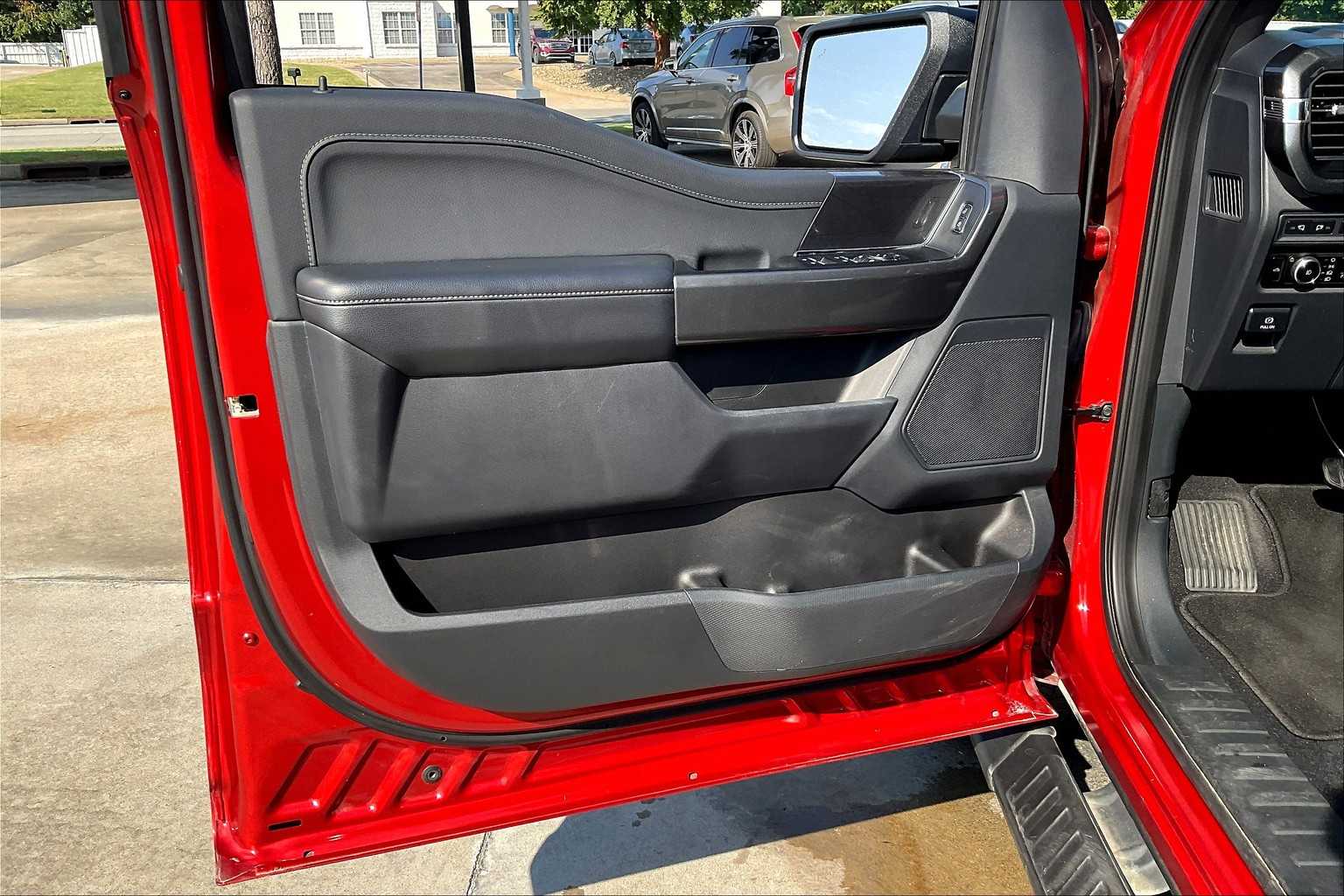 2023 Ford F-150 XLT photo 20
