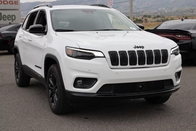 2023 Jeep Cherokee Altitude Lux photo 2