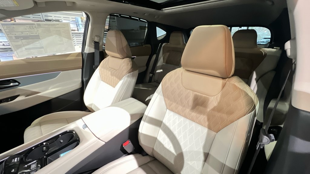2025 Nissan Murano Platinum photo 9