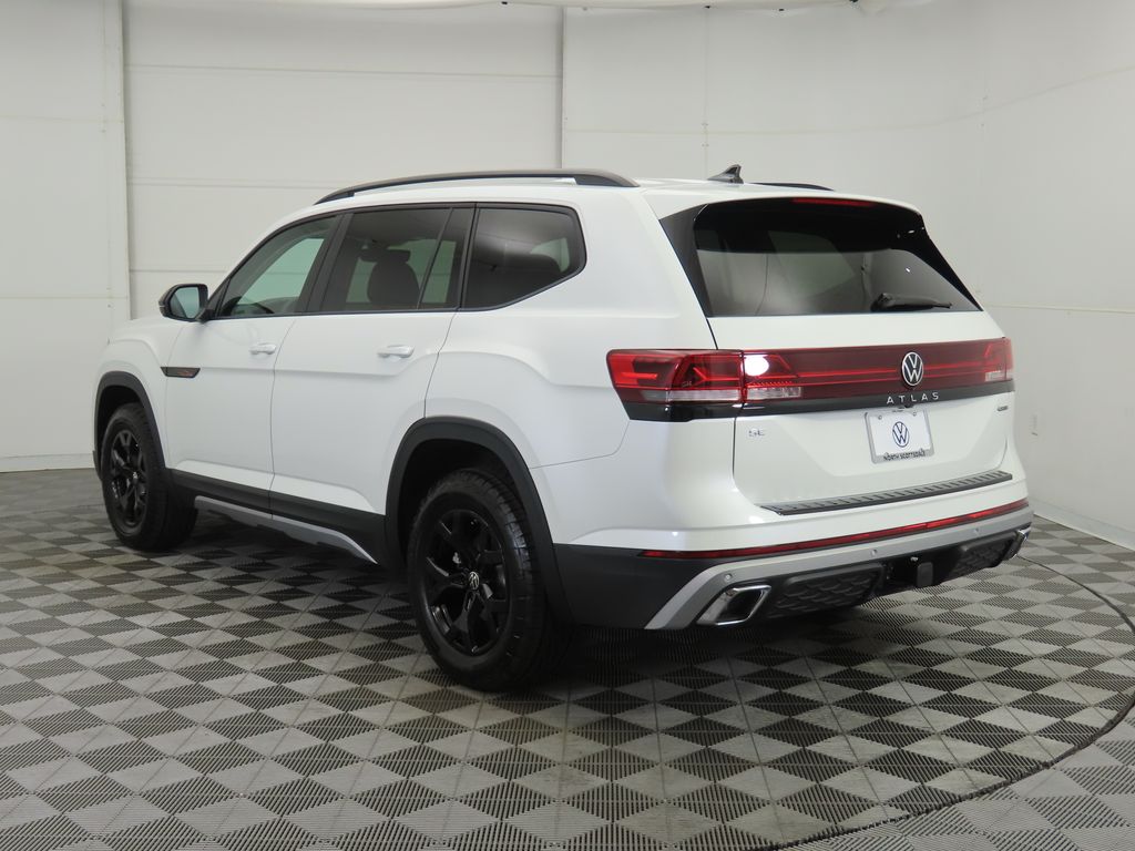2026 Volkswagen Atlas Peak Edition SE photo 3