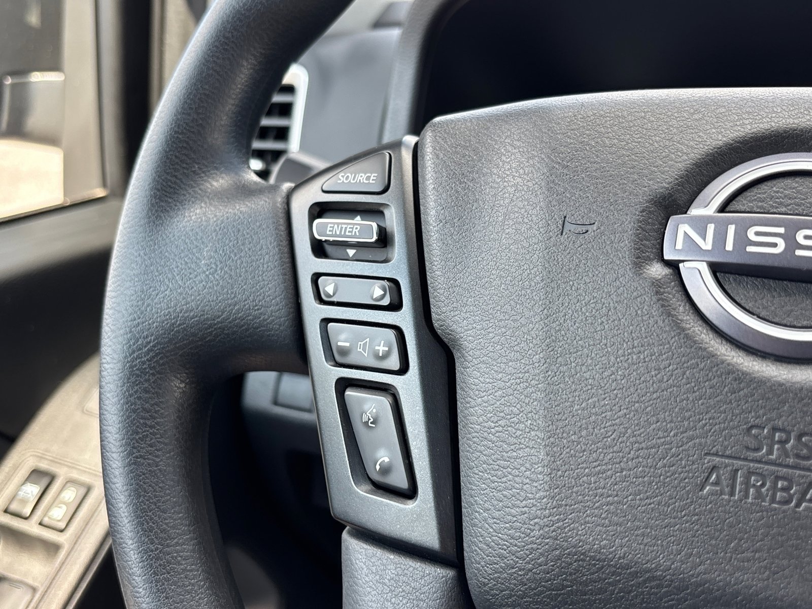 2024 Nissan Frontier SV photo 10