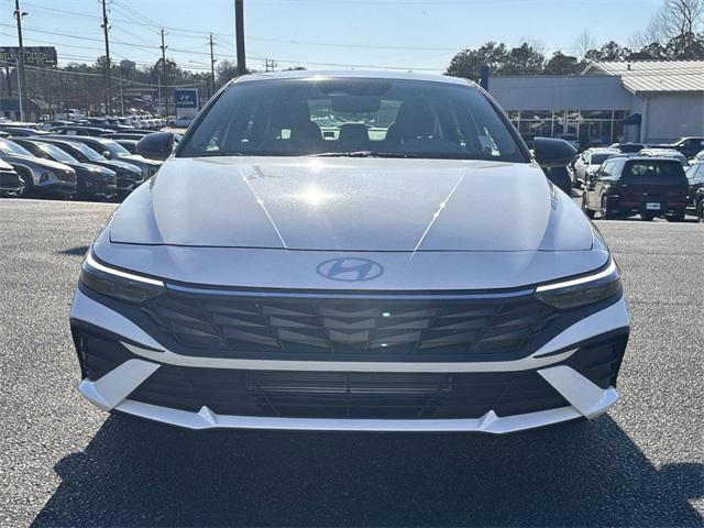 2025 Hyundai Elantra SEL Sport photo 3