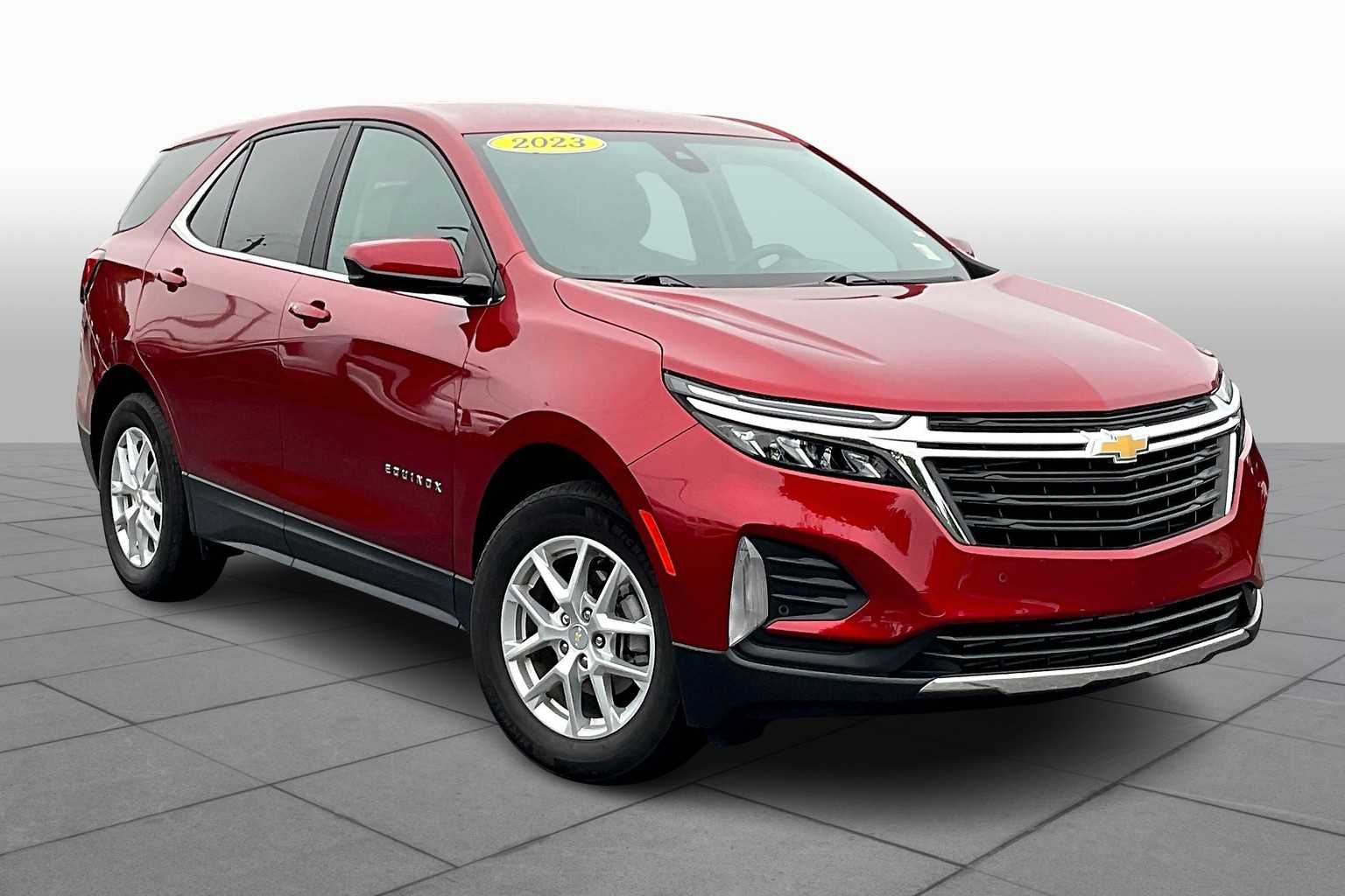 2023 Chevrolet Equinox LT photo 2