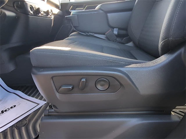 2022 Chevrolet Silverado 1500 LT photo 12