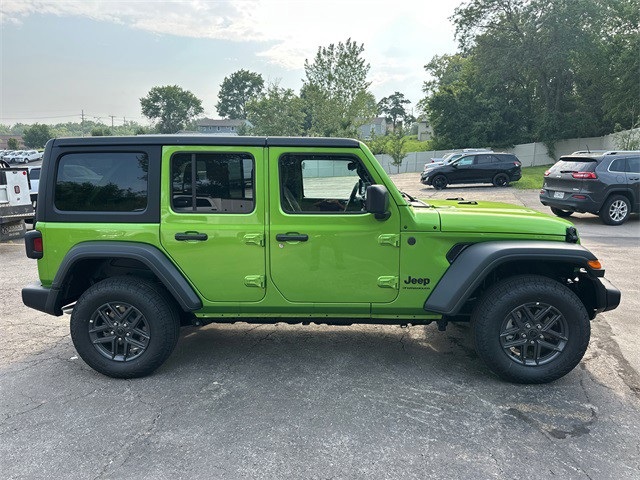 2025 Jeep Wrangler Sport S photo 4