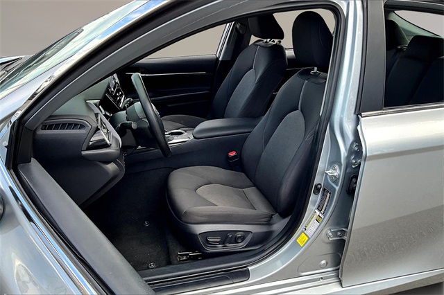 2023 Toyota Camry LE photo 26