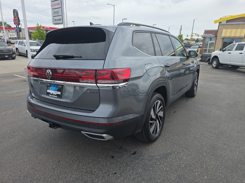 2024 Volkswagen Atlas SE Technology photo 2