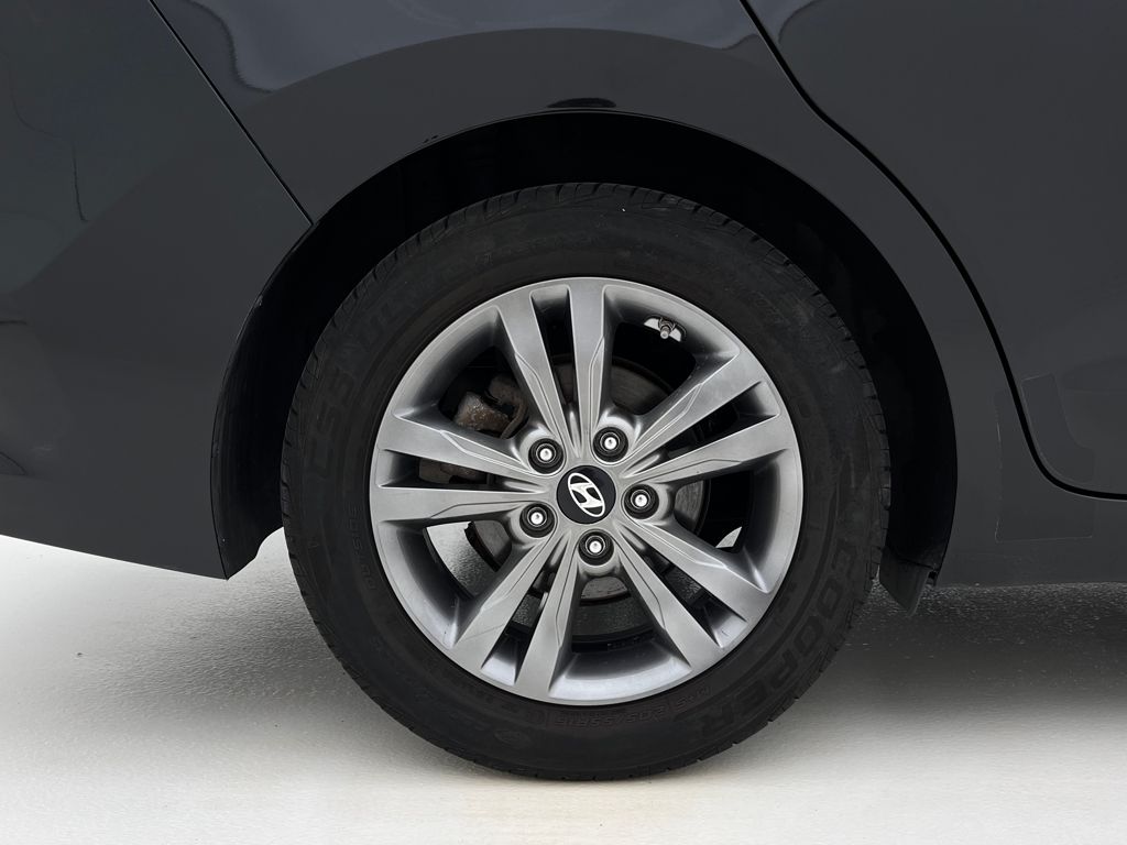 2018 Hyundai Elantra SEL photo 31