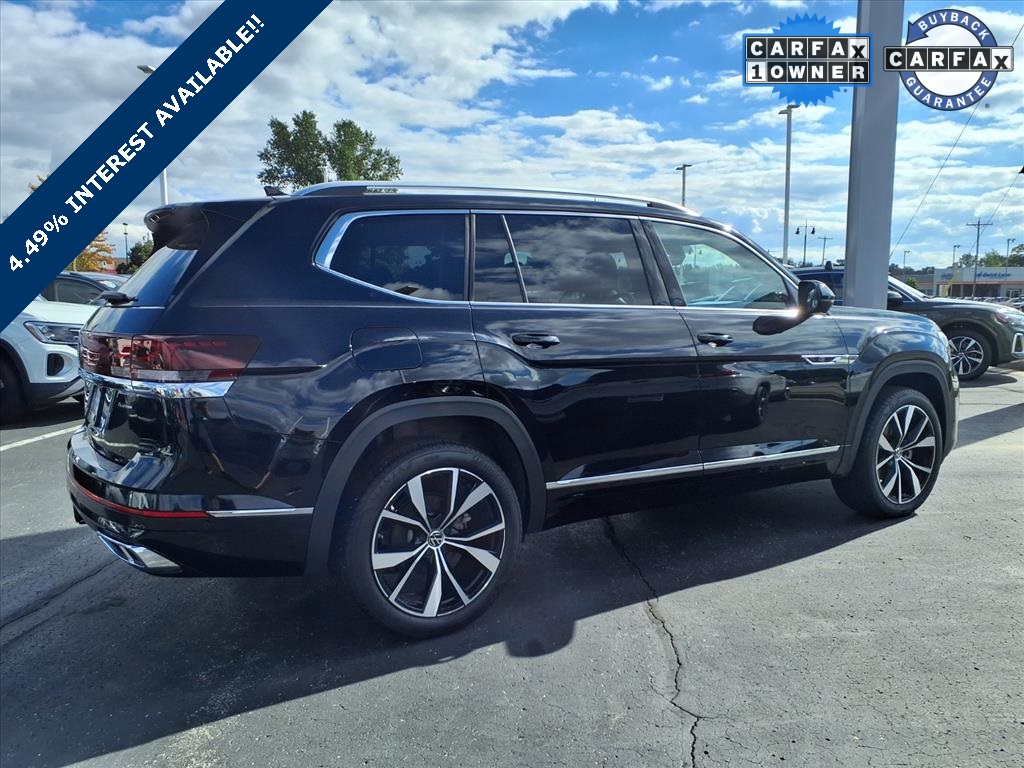 2025 Volkswagen Atlas SEL Premium R-Line photo 3
