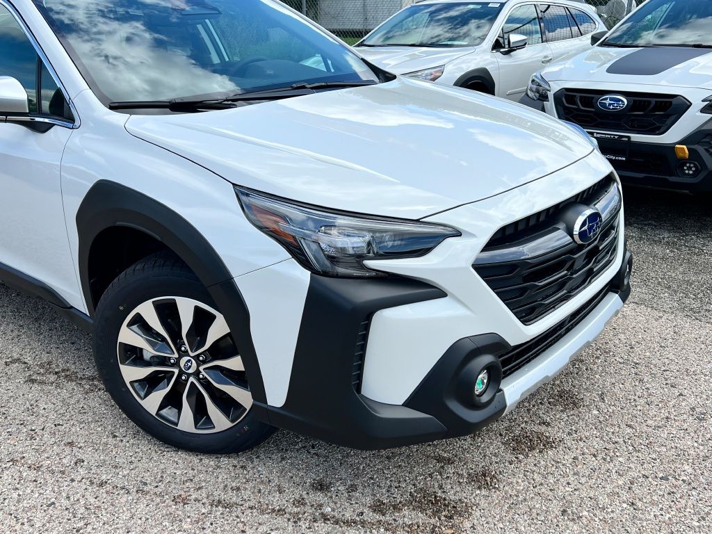 2025 Subaru Outback Touring photo 2