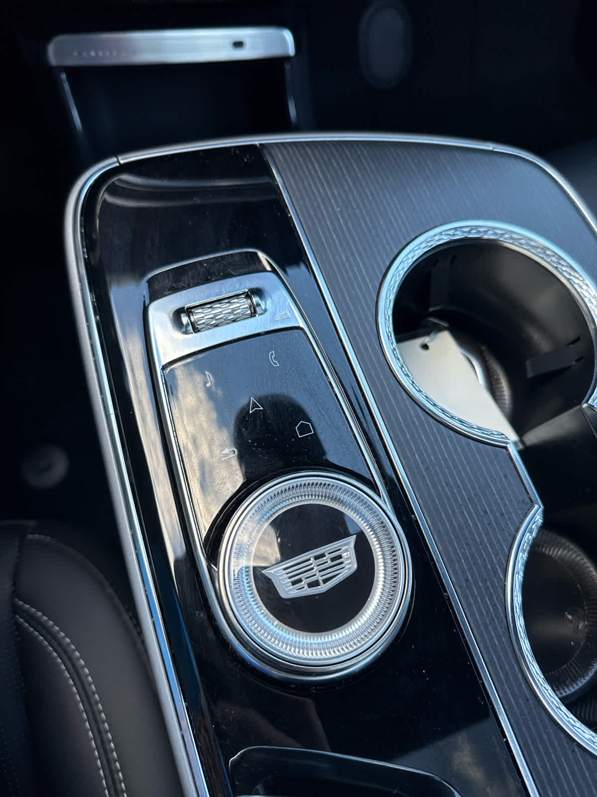 2025 Cadillac Lyriq Luxury photo 21