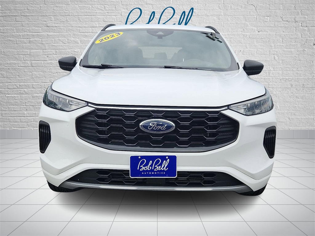 2023 Ford Escape ST-Line photo 2