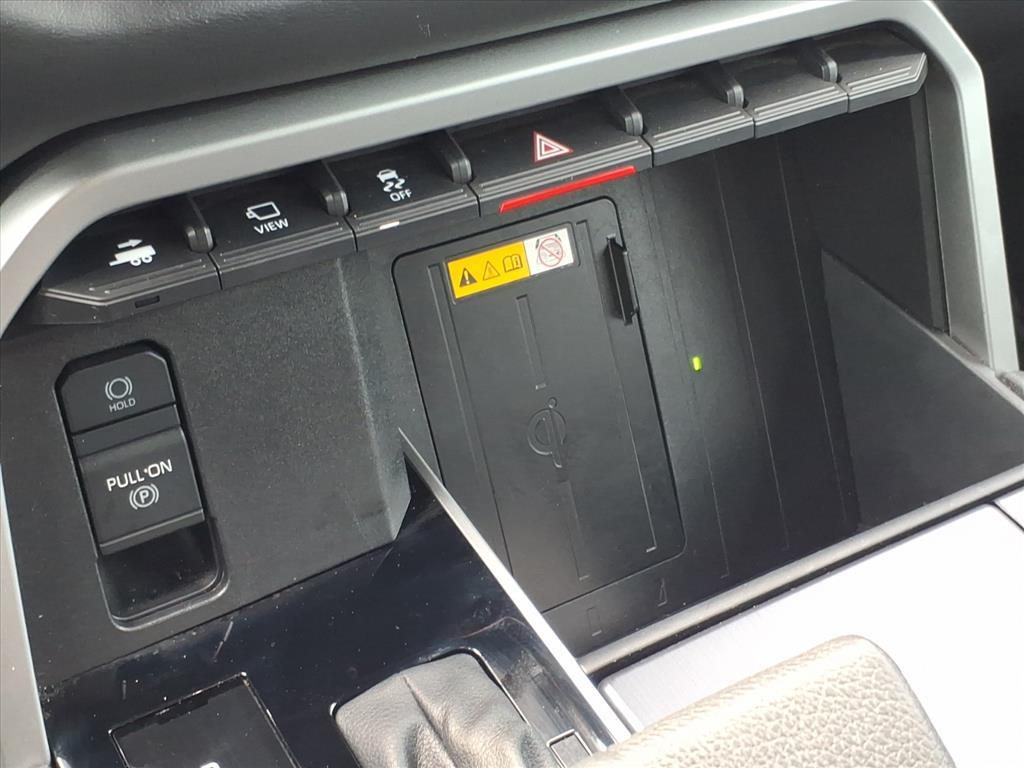 2024 Toyota Sequoia Platinum photo 12