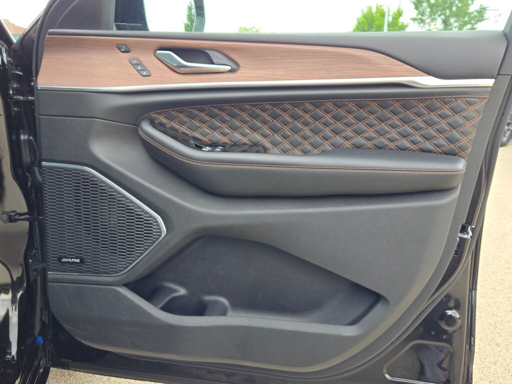 2024 Jeep Grand Cherokee L Summit photo 9