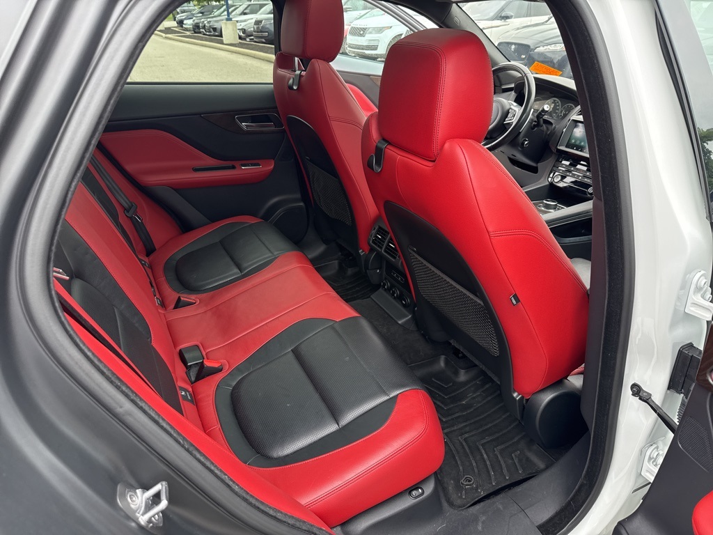 2017 Jaguar F-PACE S photo 19