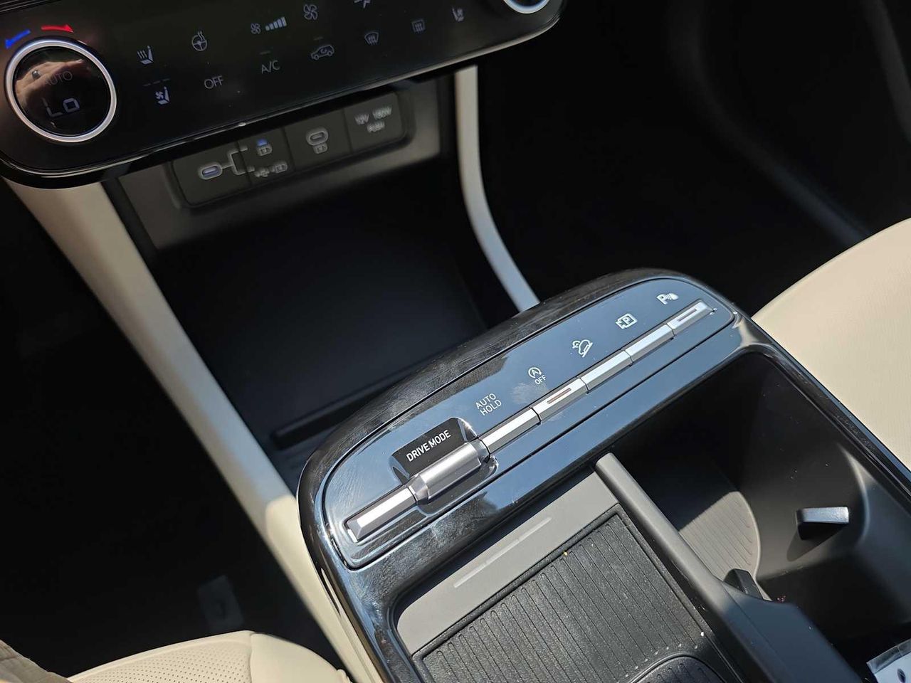2025 Hyundai Tucson Limited photo 10