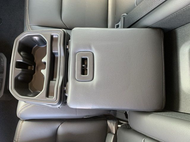 2025 Jeep Wrangler Sahara photo 25