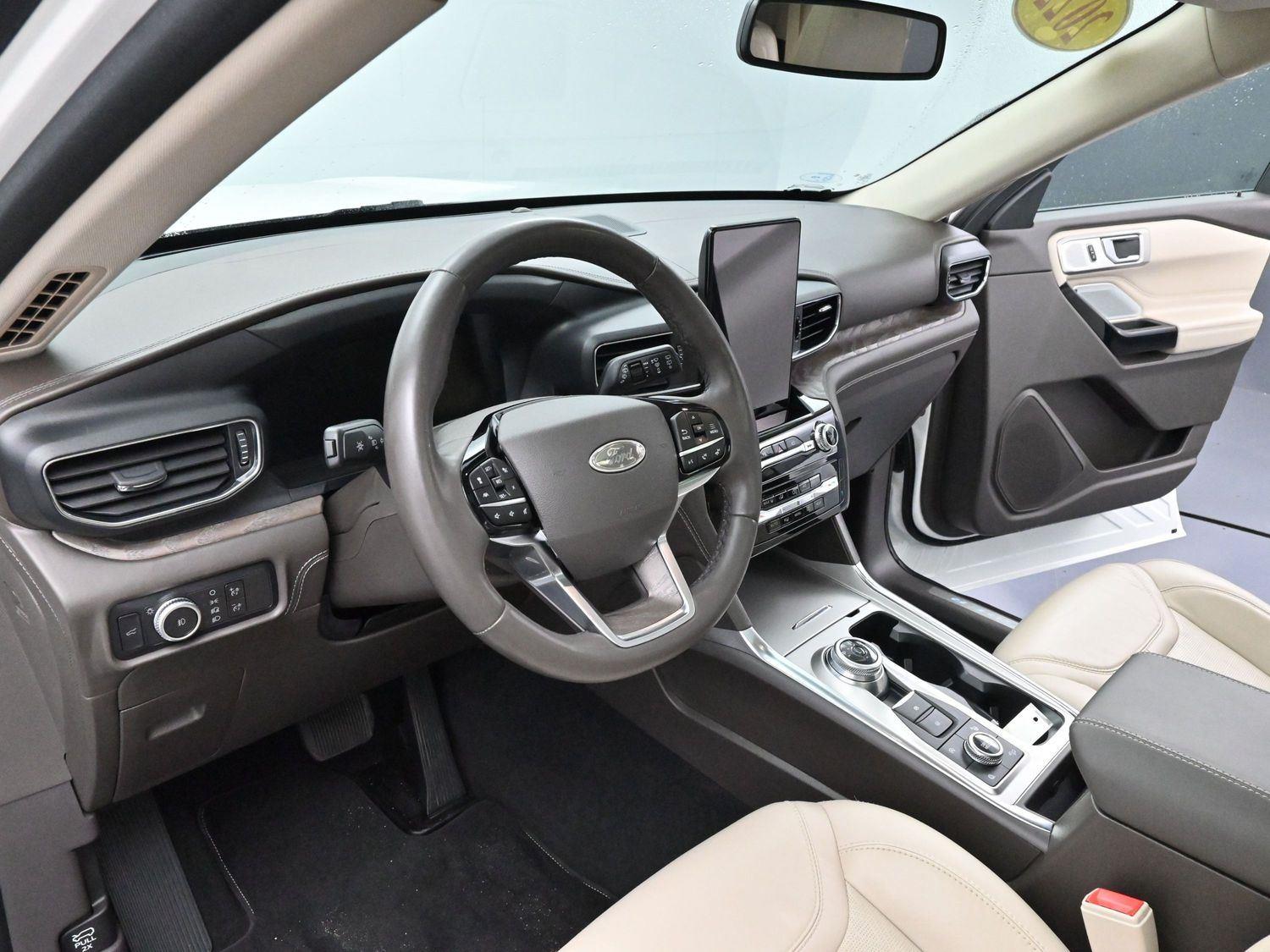 2022 Ford Explorer Platinum photo 15