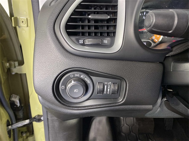 2015 Jeep Renegade Latitude photo 10
