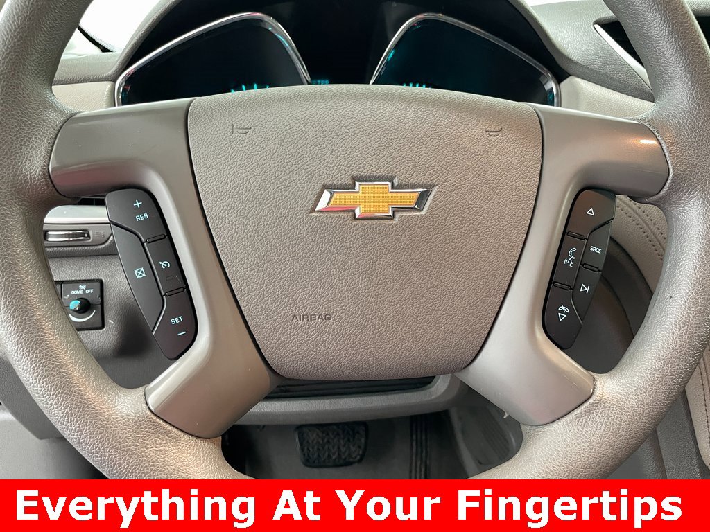 2017 Chevrolet Traverse LS photo 4
