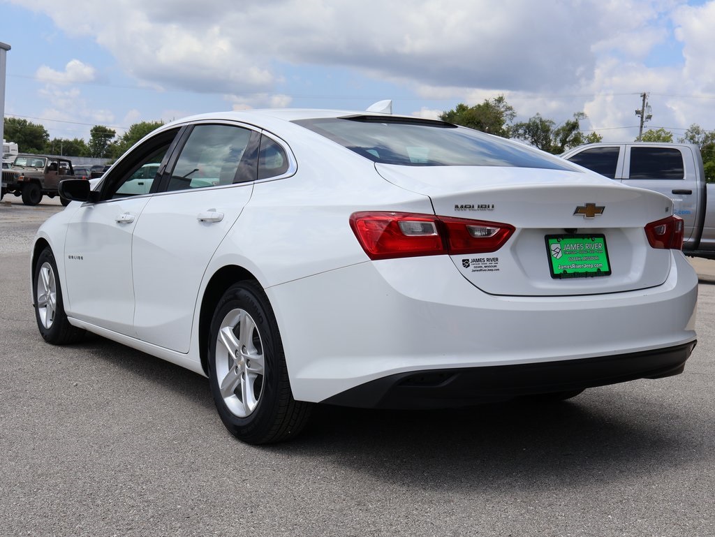 2023 Chevrolet Malibu 1LT photo 2